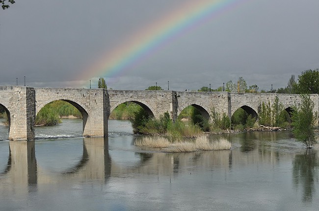 Photo of the bridge at Cabezón de Pisuegra.